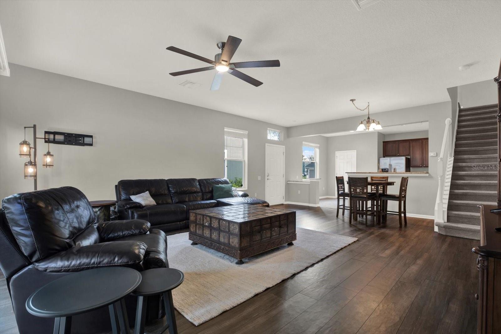 VENTURA BAY TWNHMS - Residential