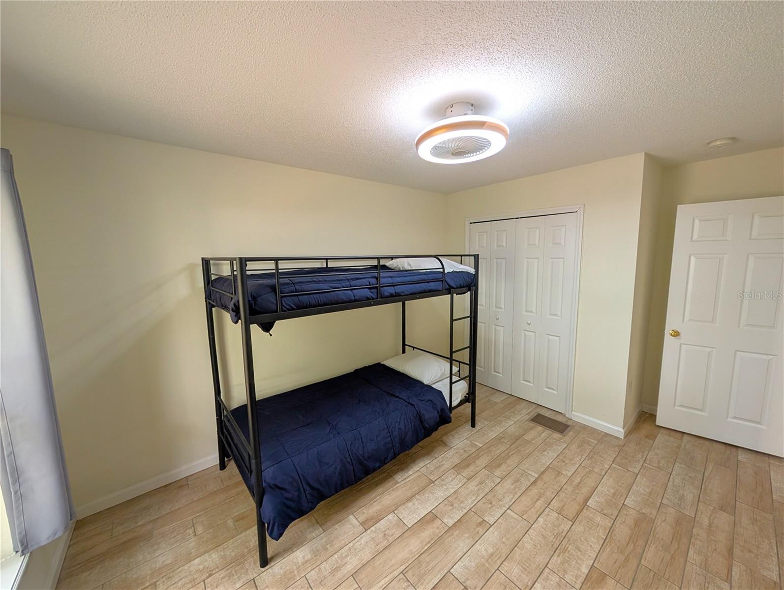 ASHBURN SQUARE TWNHMS - Residential Lease