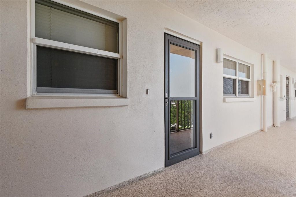 Photo of 244 Saint Augustine Ave #605, Venice, FL 34285 (MLS # N6138507)