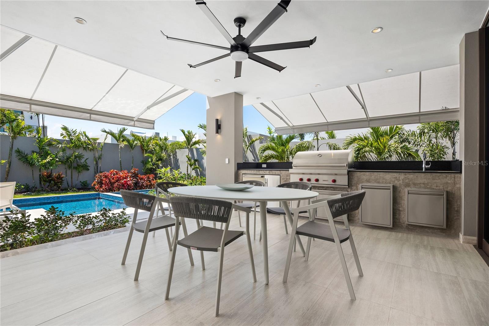 THE ISLES RESIDENCES AT DORADO BEACH - Residential