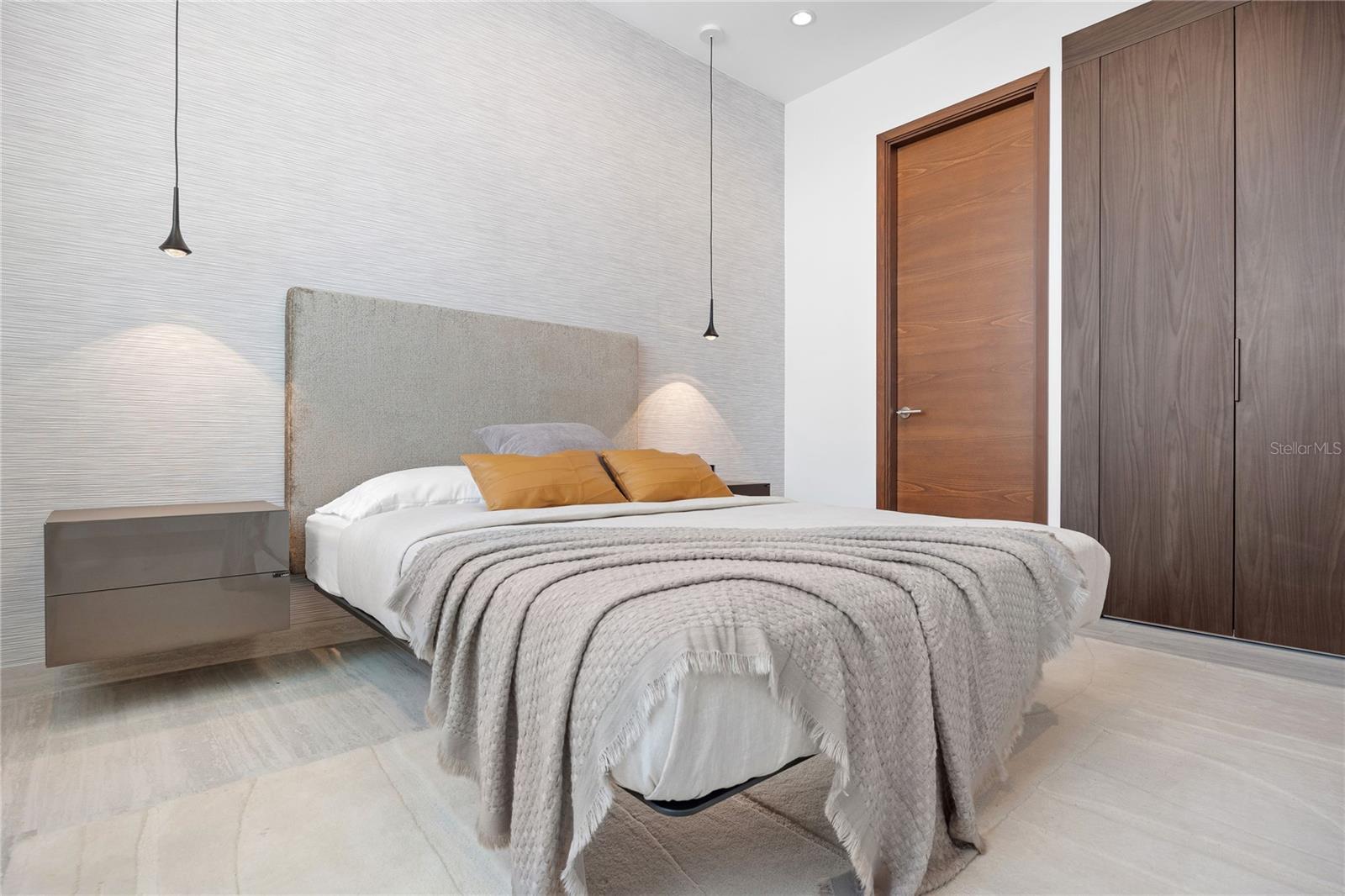 THE ISLES RESIDENCES AT DORADO BEACH - Residential