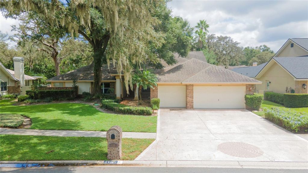 Photo of 2536 Mason Oaks Drive, Valrico, FL 33596 (MLS # TB8426507)
