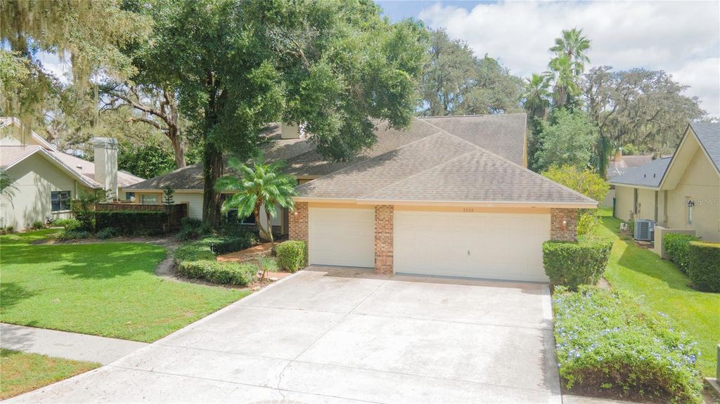 Photo of 2536 Mason Oaks Drive, Valrico, FL 33596 (MLS # TB8426507)