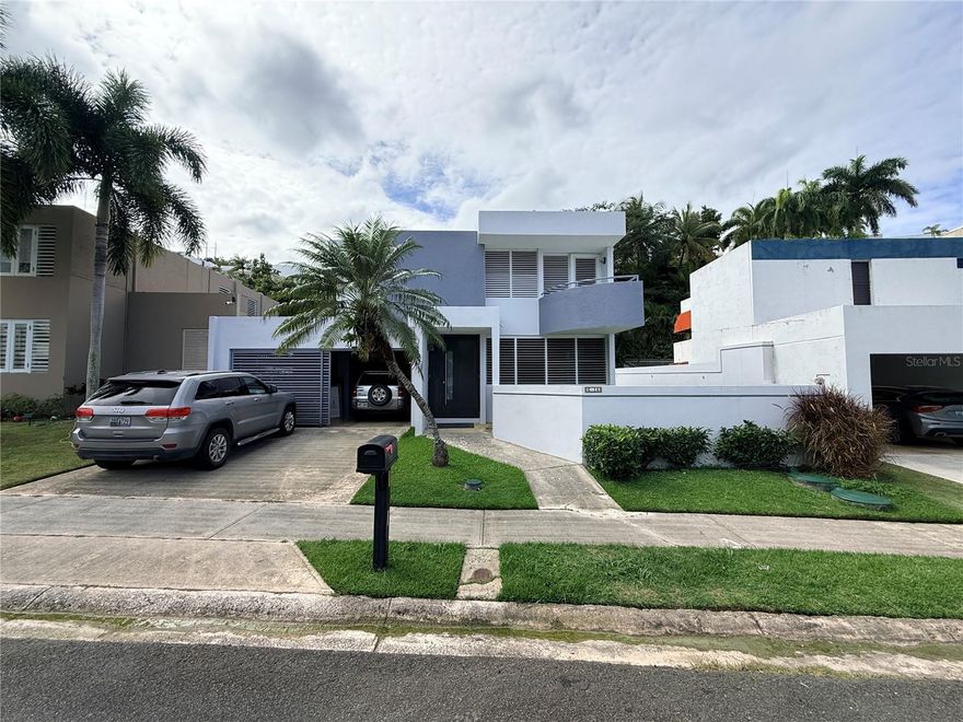 Quintas Reales de 2 pisos , comoda residencia lista para entrega, control de acceso 24 hora, equipada, terraza.