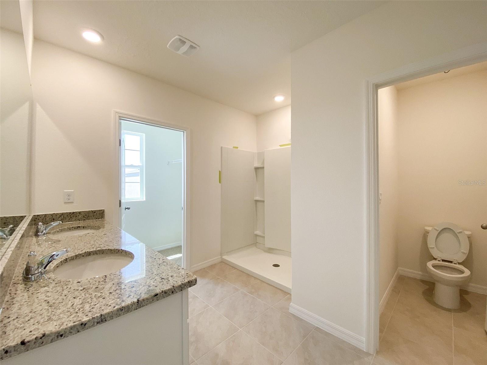 FOREST LAKE - Residential Lease