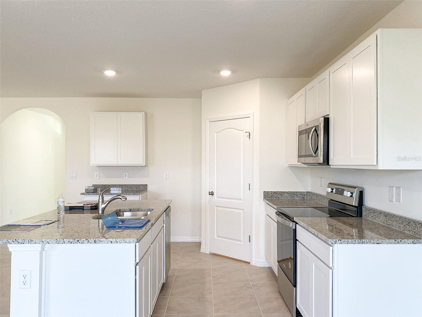 FOREST LAKE - Residential Lease