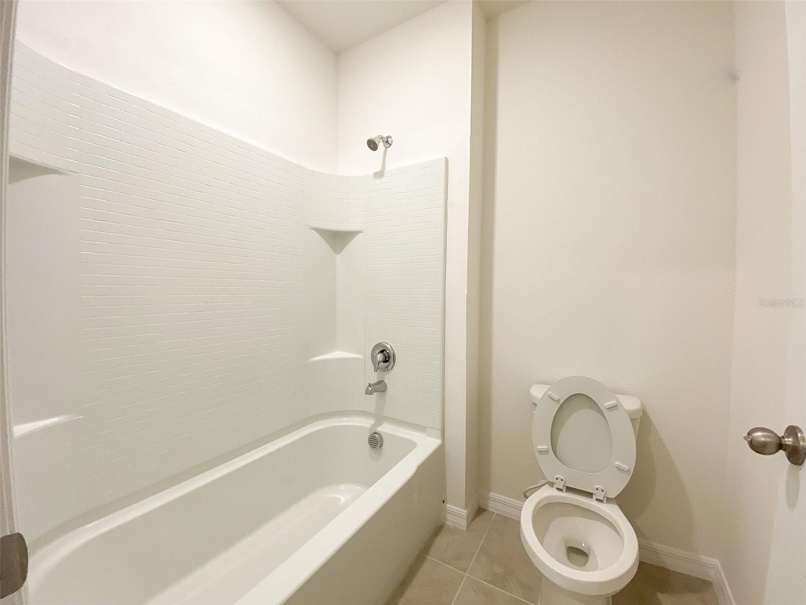 FOREST LAKE - Residential Lease