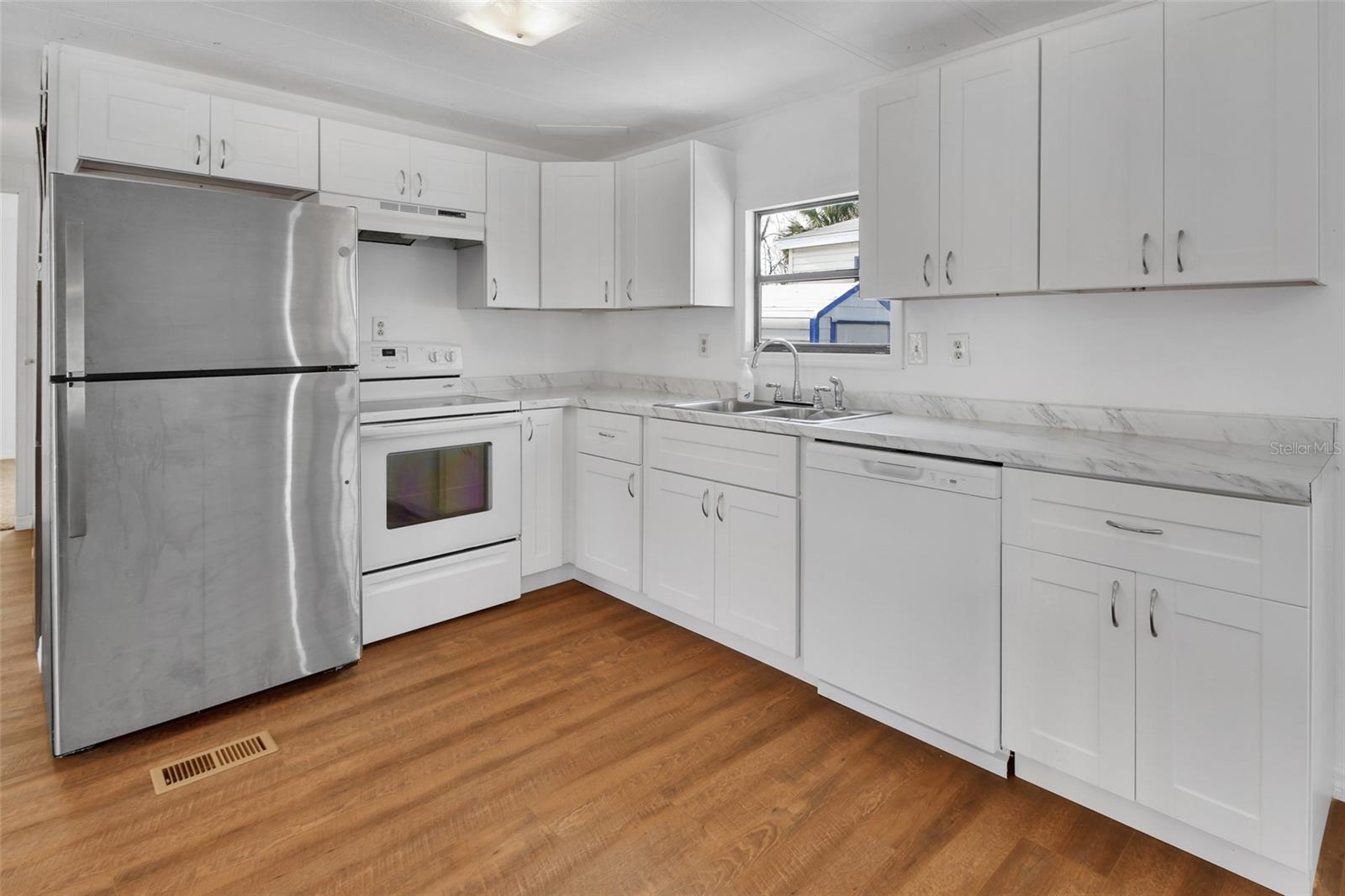 BIG TREE SHORES - Residential