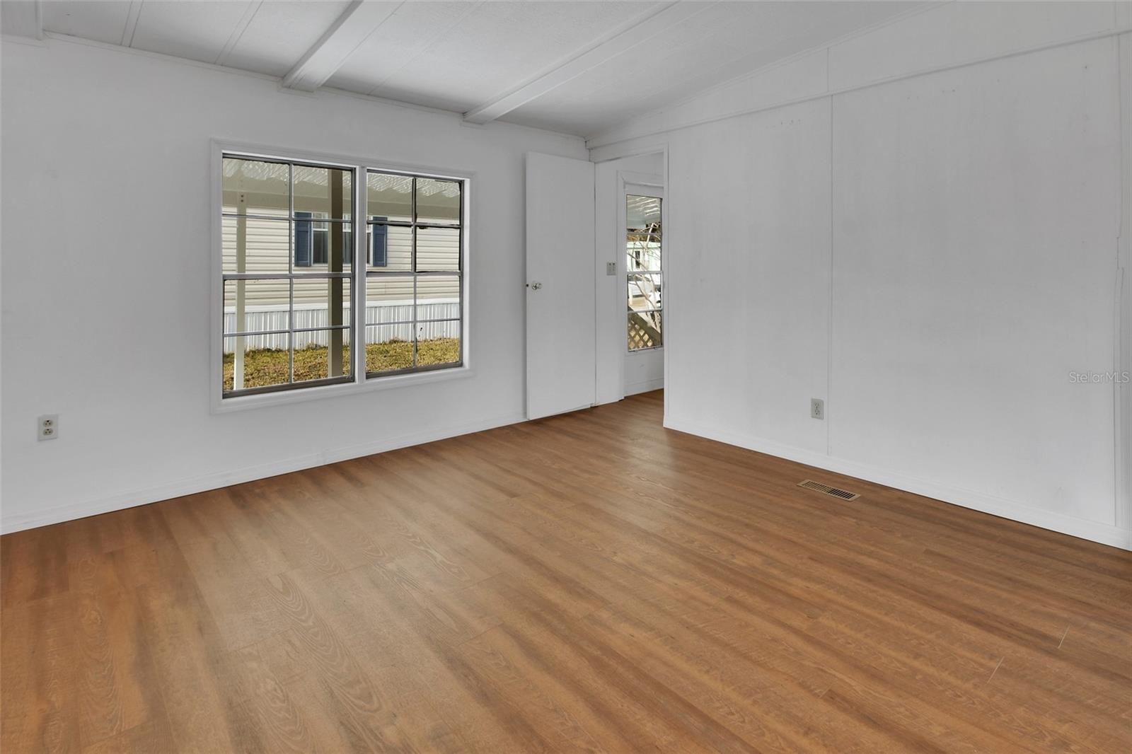 BIG TREE SHORES - Residential