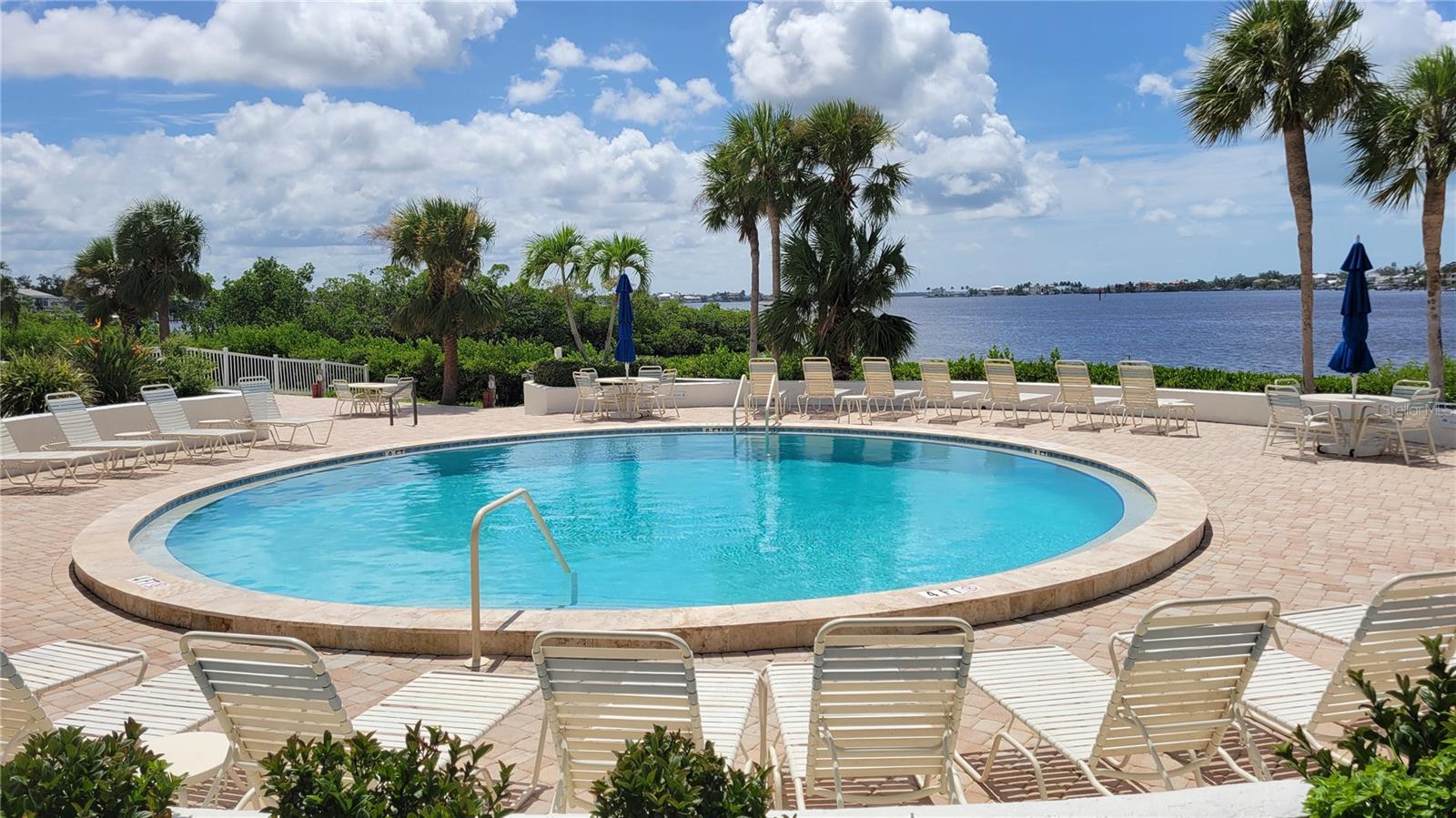 CASTEL DEL MARE - Residential Lease