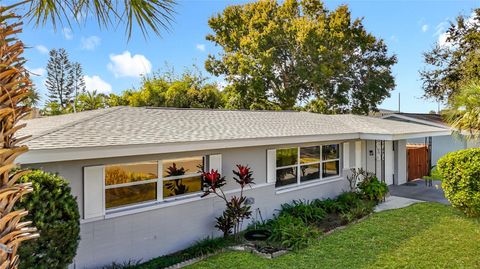 Photo of 13880 Dominica Drive, Seminole, FL 33776 (MLS # TB8447128)