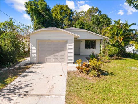 Photo of 1612 Eastern Avenue, Saint Cloud, FL 34769 (MLS # S5138222)