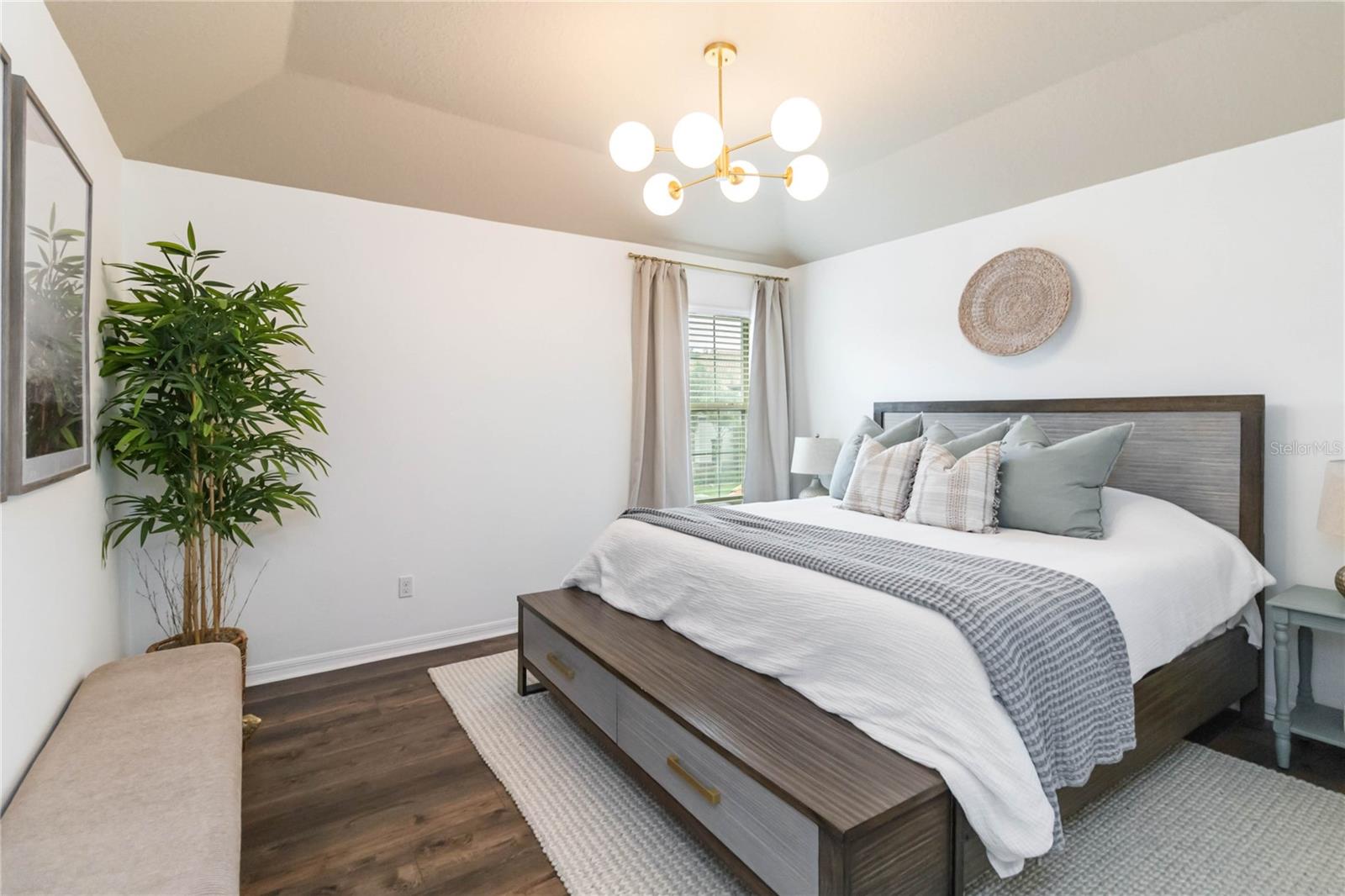 BROOKS COVE - Residential