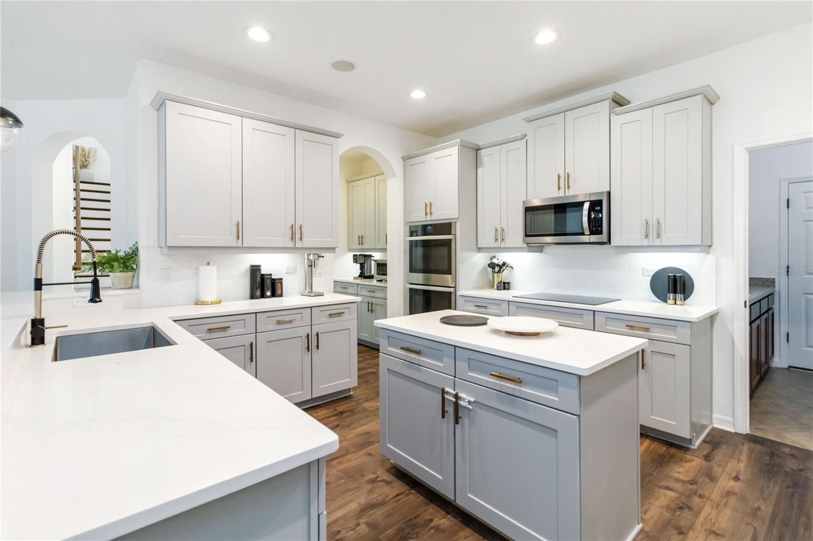 BROOKS COVE - Residential