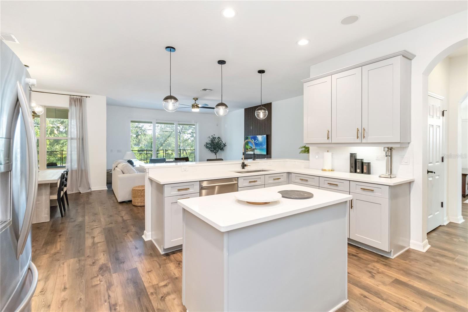 BROOKS COVE - Residential