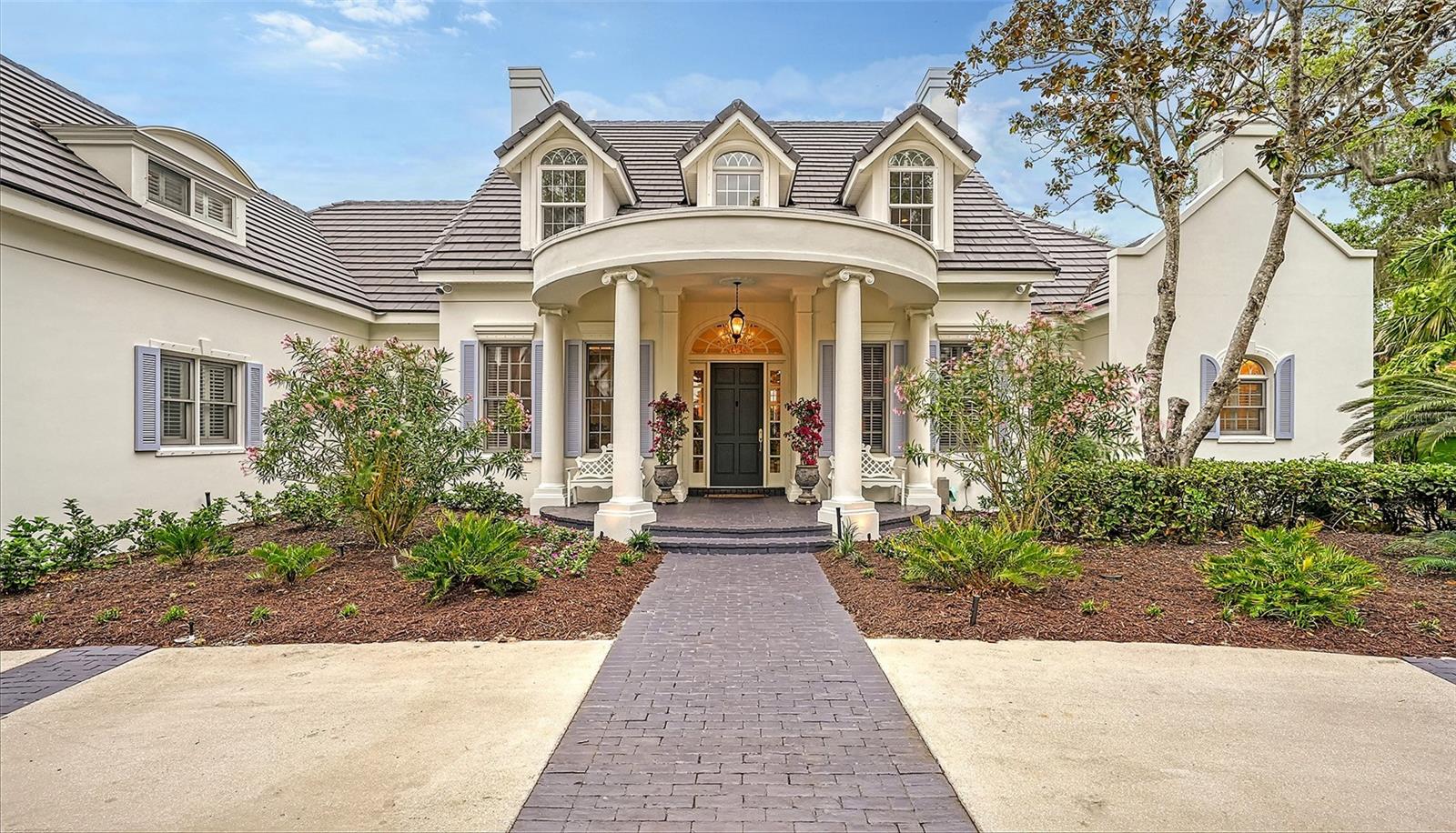 THE OAKS - Residential