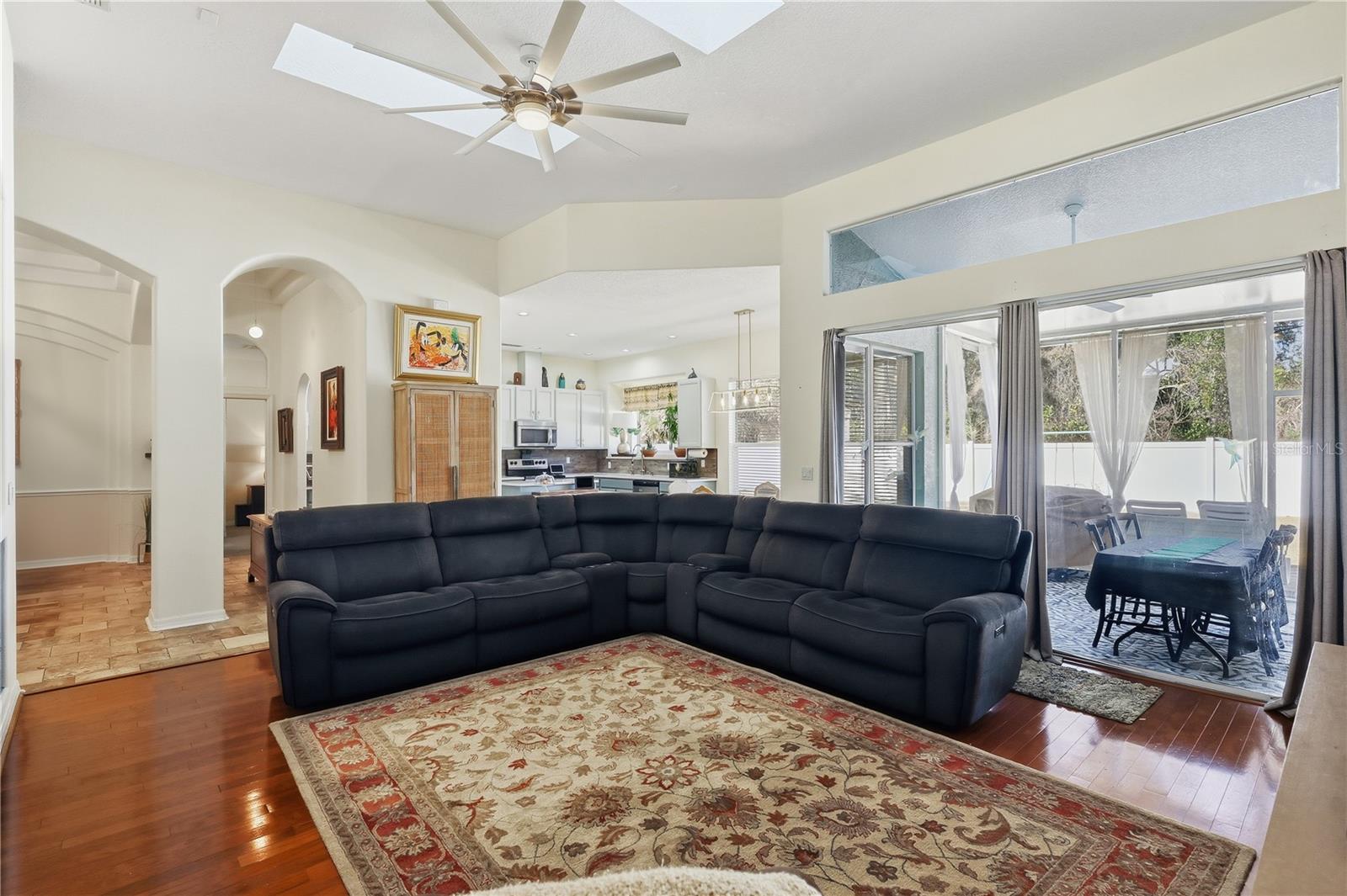 PINE LAKES - Residential