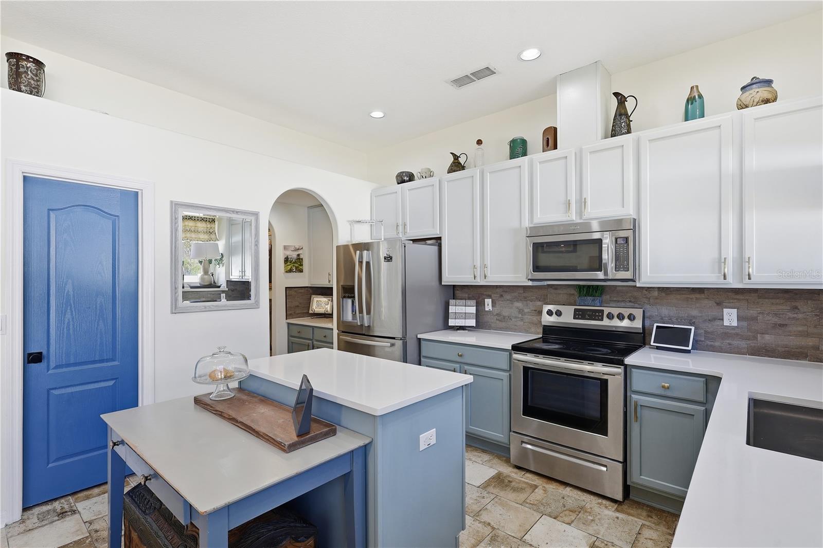 PINE LAKES - Residential