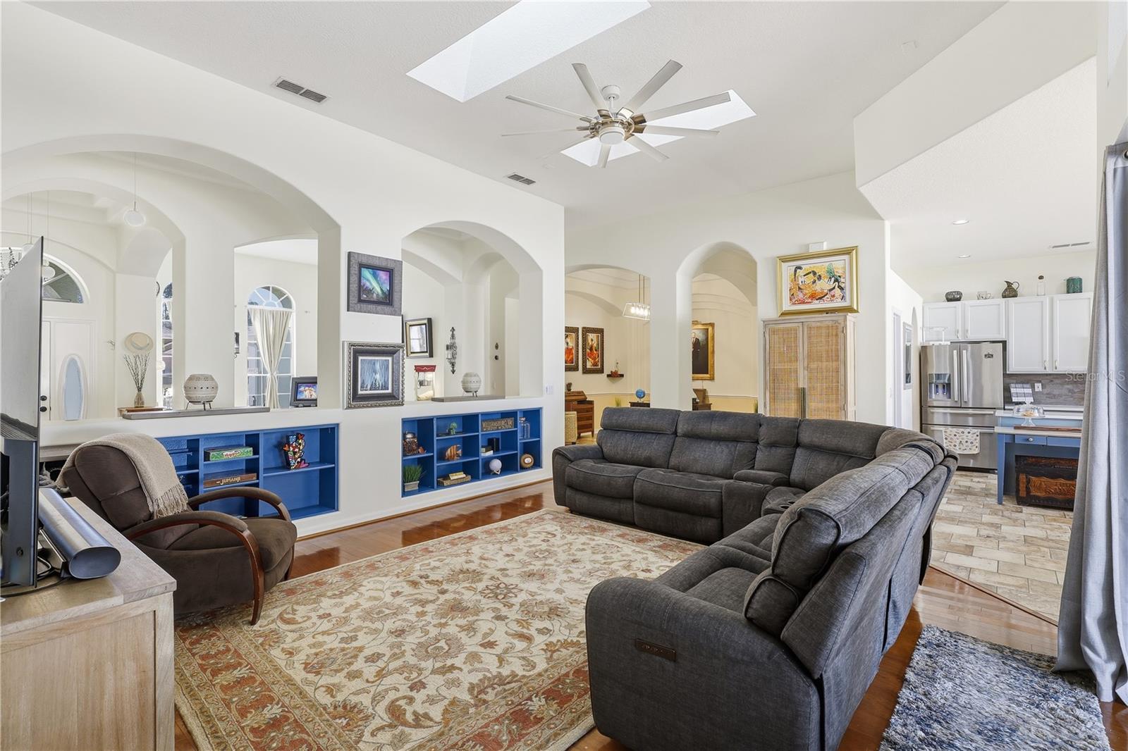 PINE LAKES - Residential