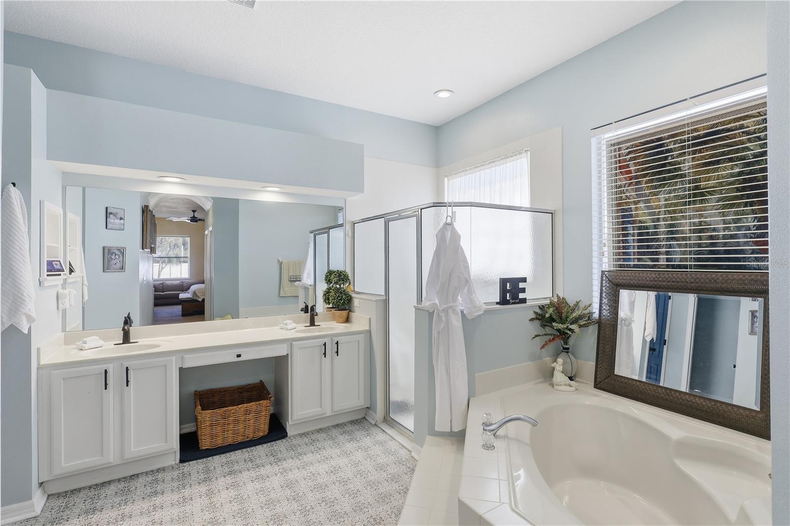 PINE LAKES - Residential