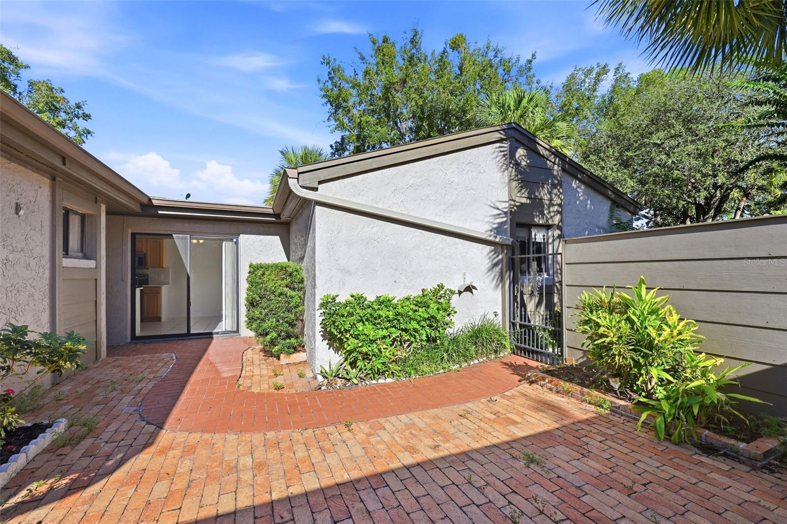 635 WOODRIDGE DRIVE