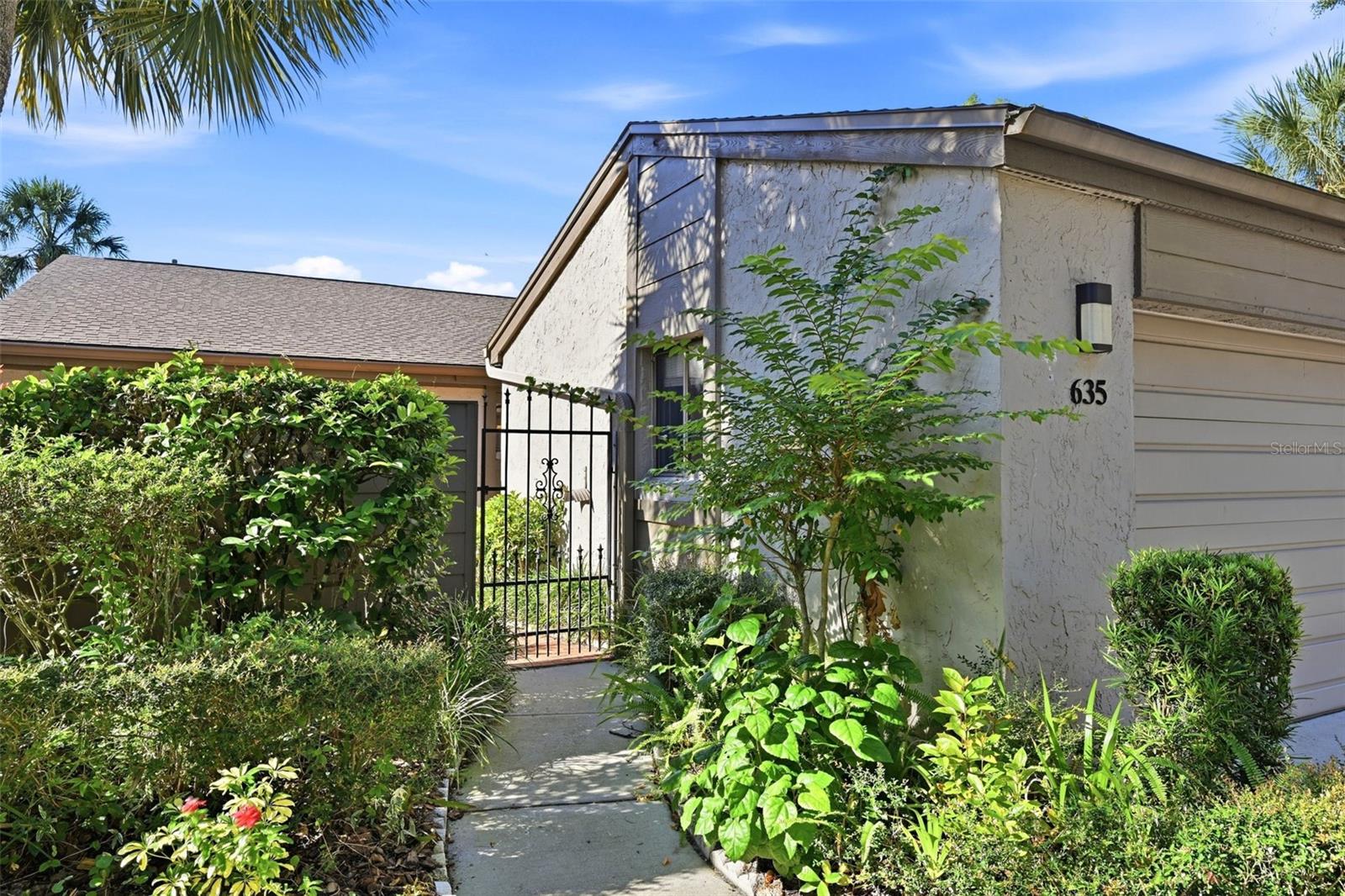 635 WOODRIDGE DRIVE