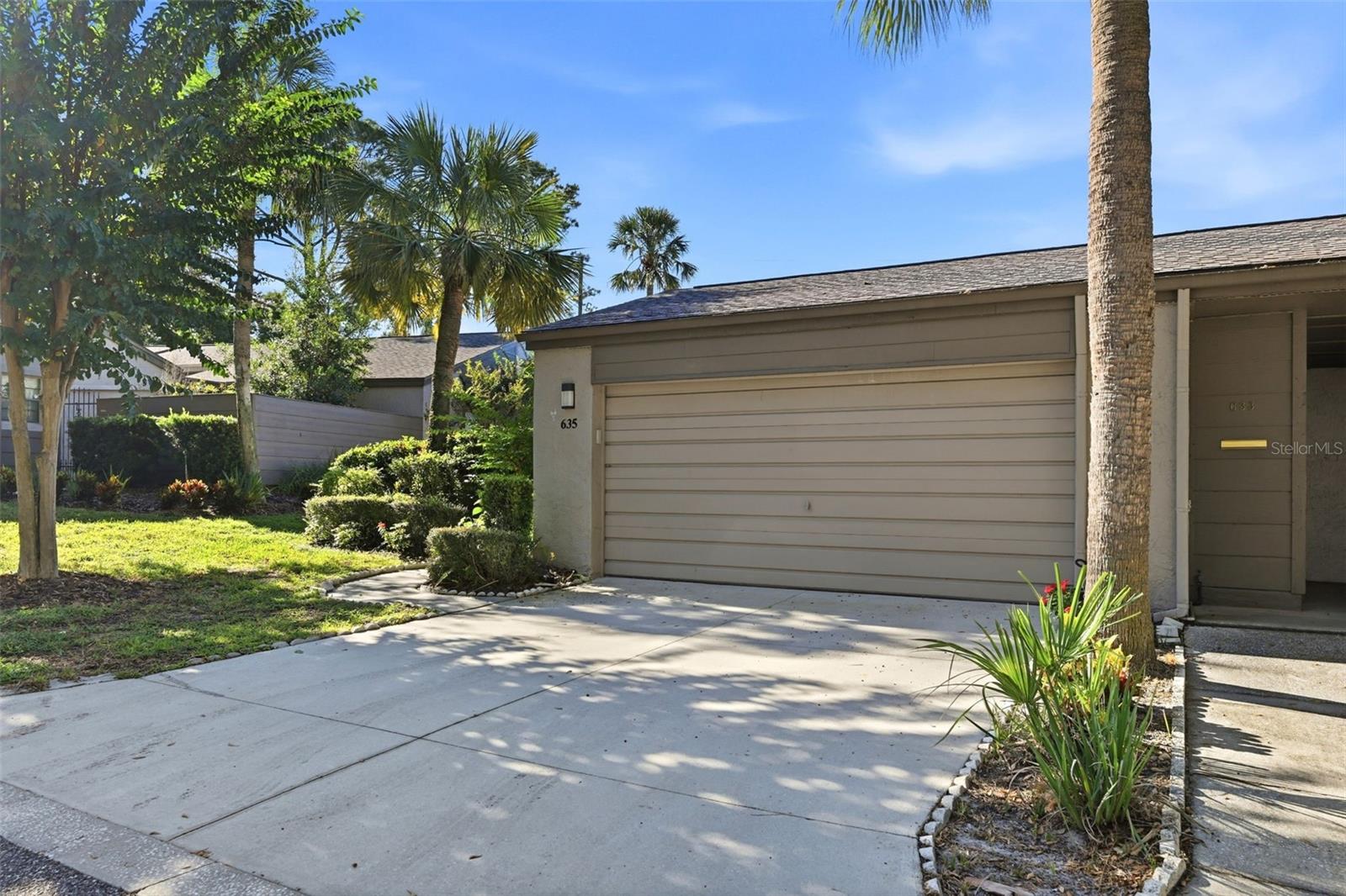 635 WOODRIDGE DRIVE