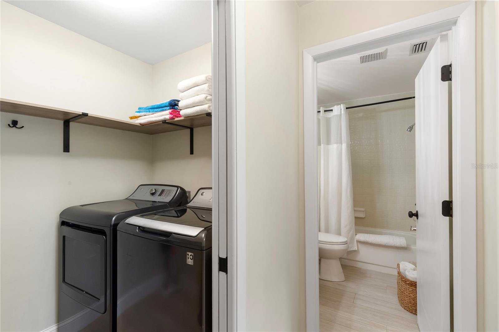 PALMA SOLA HARBOUR SEC 5 - Residential