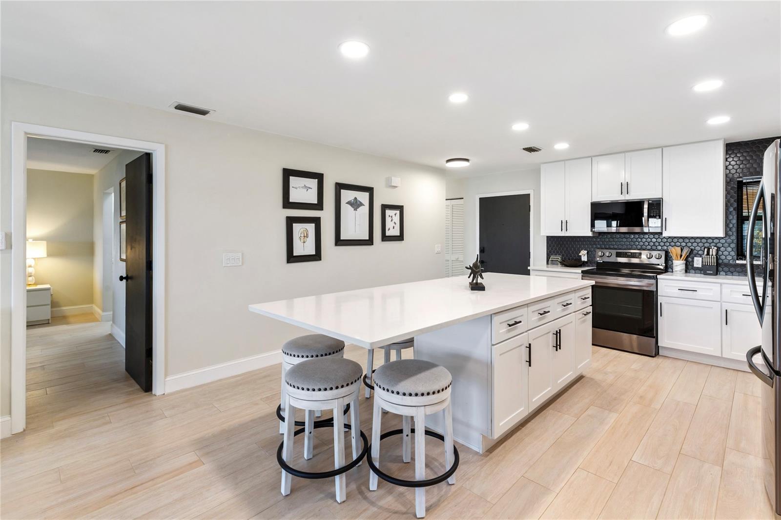 PALMA SOLA HARBOUR SEC 5 - Residential