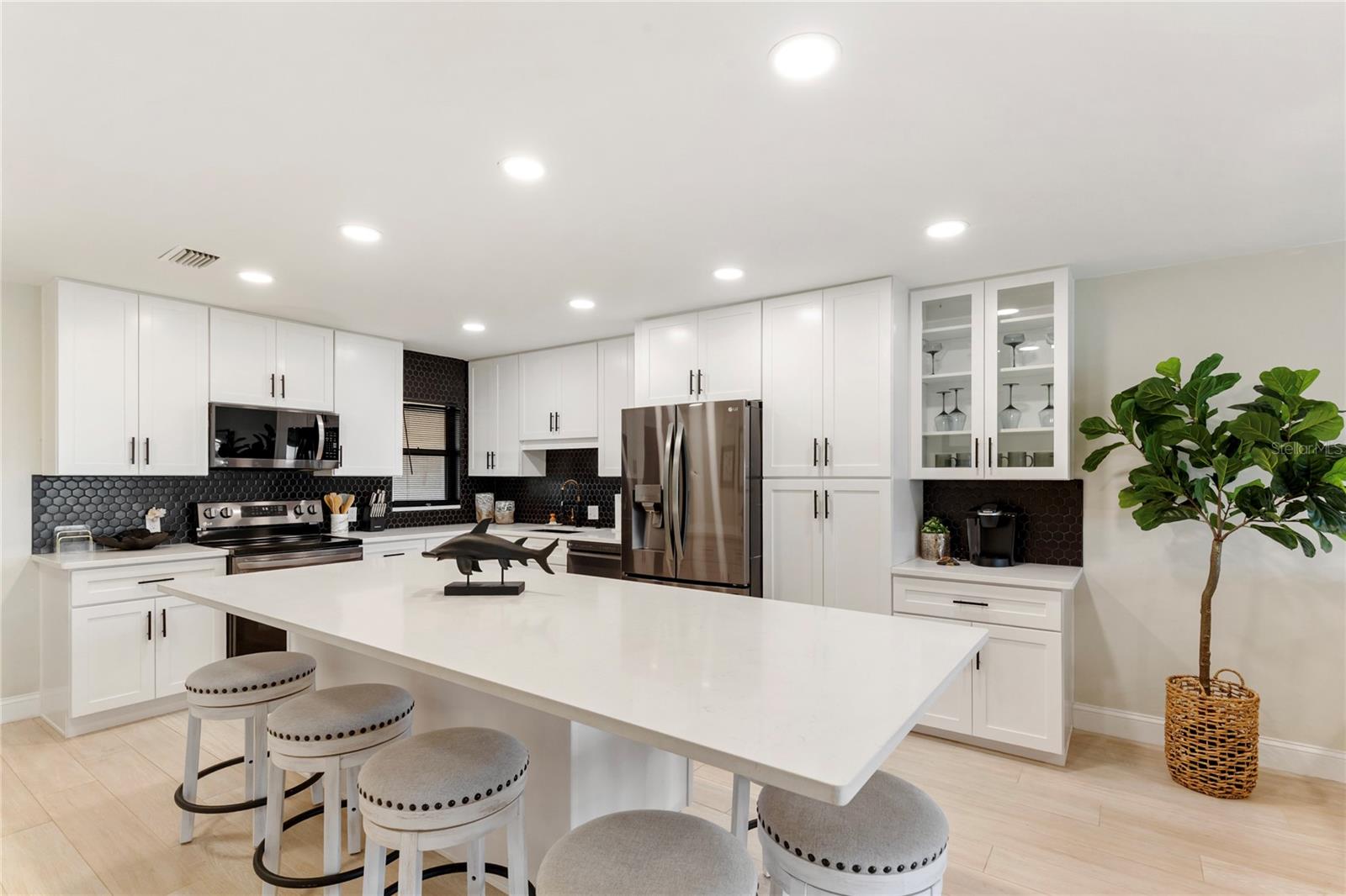 PALMA SOLA HARBOUR SEC 5 - Residential