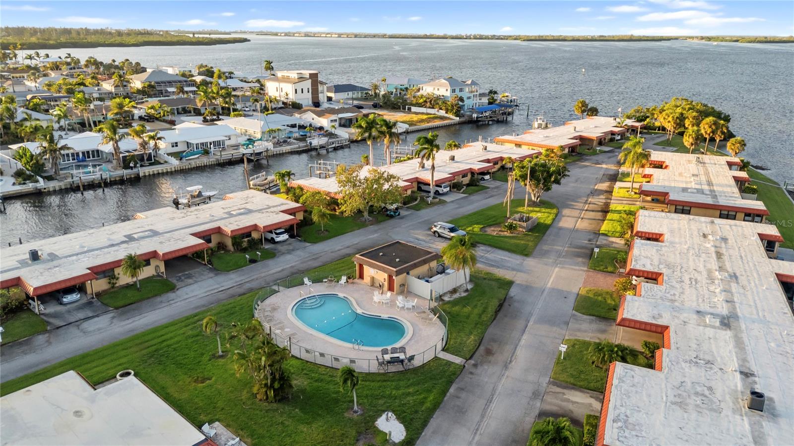 PALMA SOLA HARBOUR SEC 5 - Residential