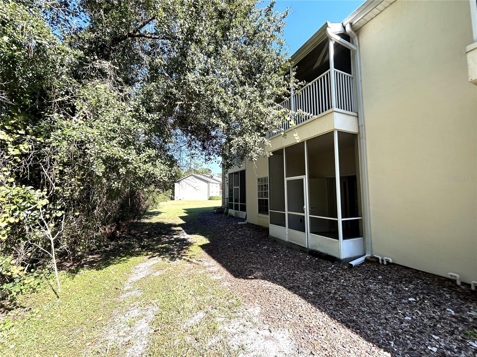 HUNTERS POINTE AT HUNTERS RESERVE A CONDO - Residential Lease