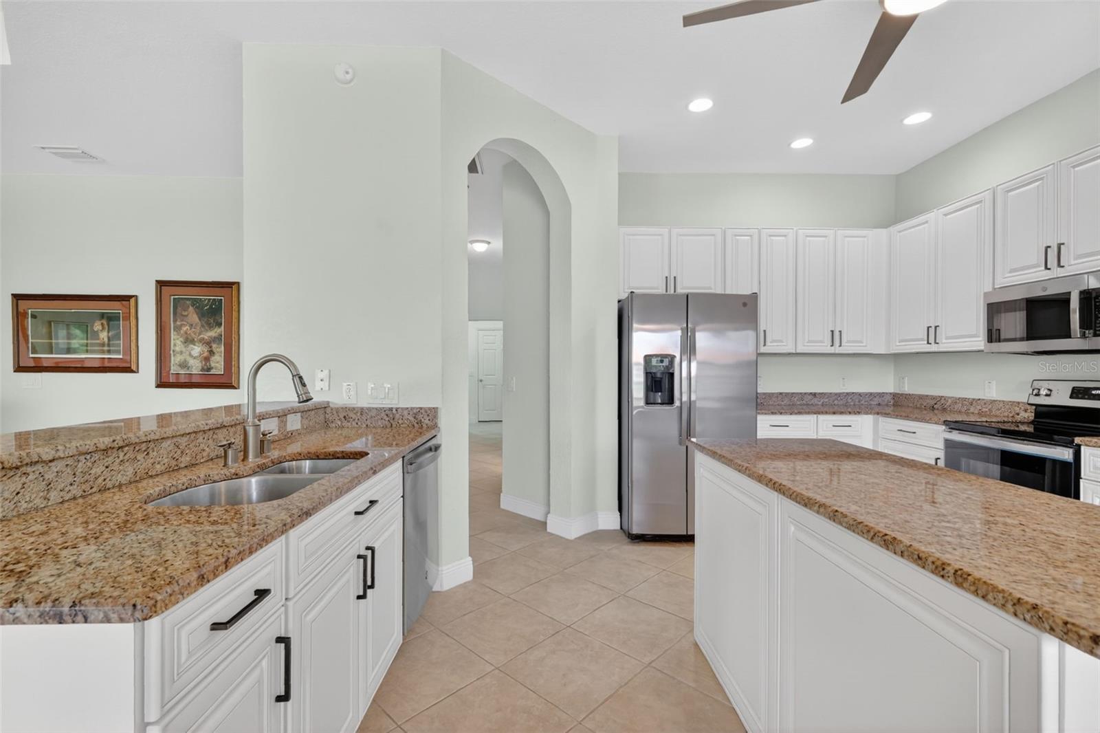 LAKESIDE LANDINGS - Residential