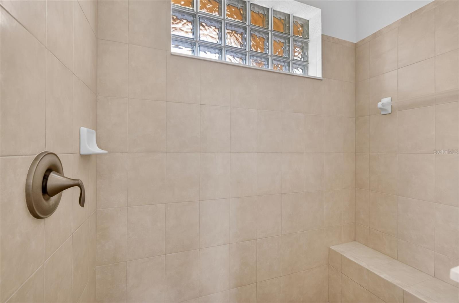LAKESIDE LANDINGS - Residential