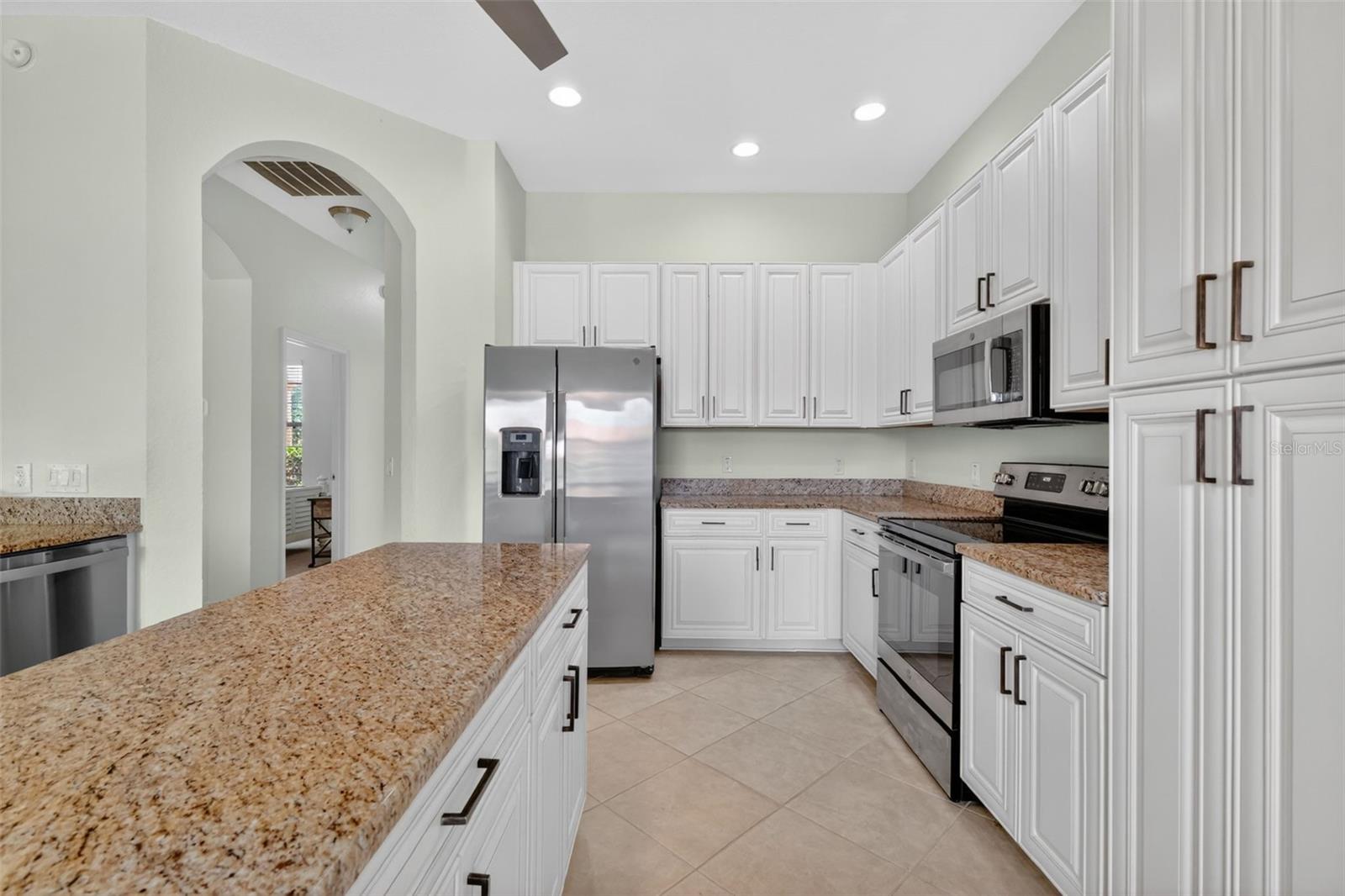 LAKESIDE LANDINGS - Residential