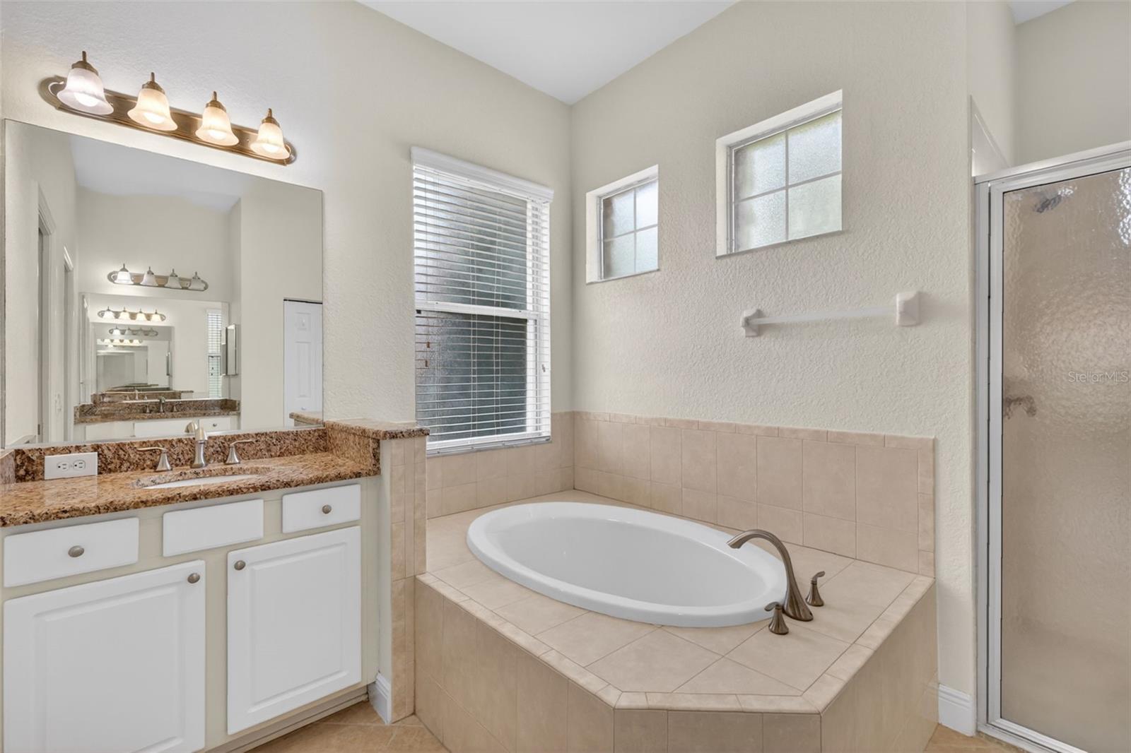 LAKESIDE LANDINGS - Residential