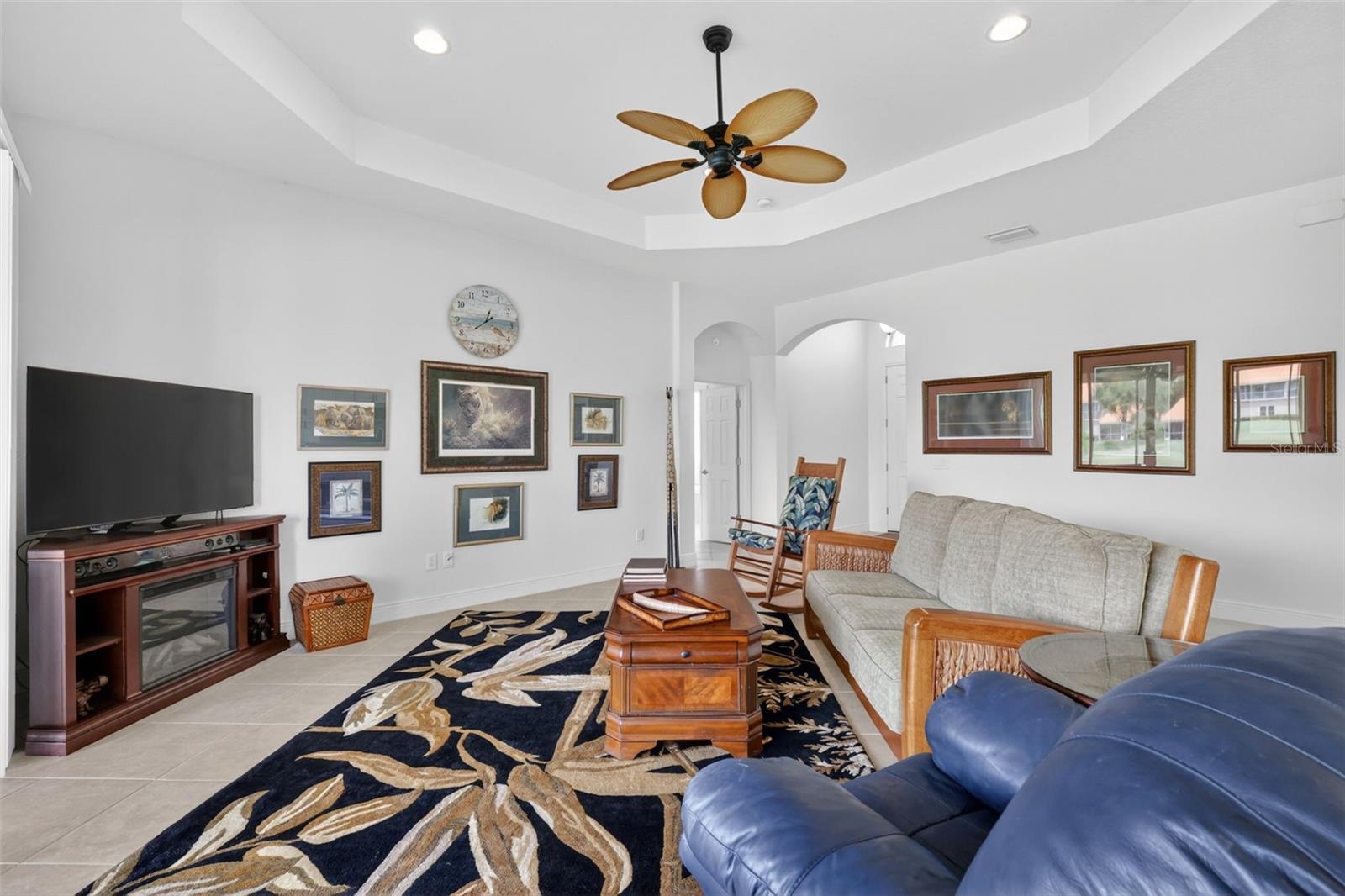 LAKESIDE LANDINGS - Residential