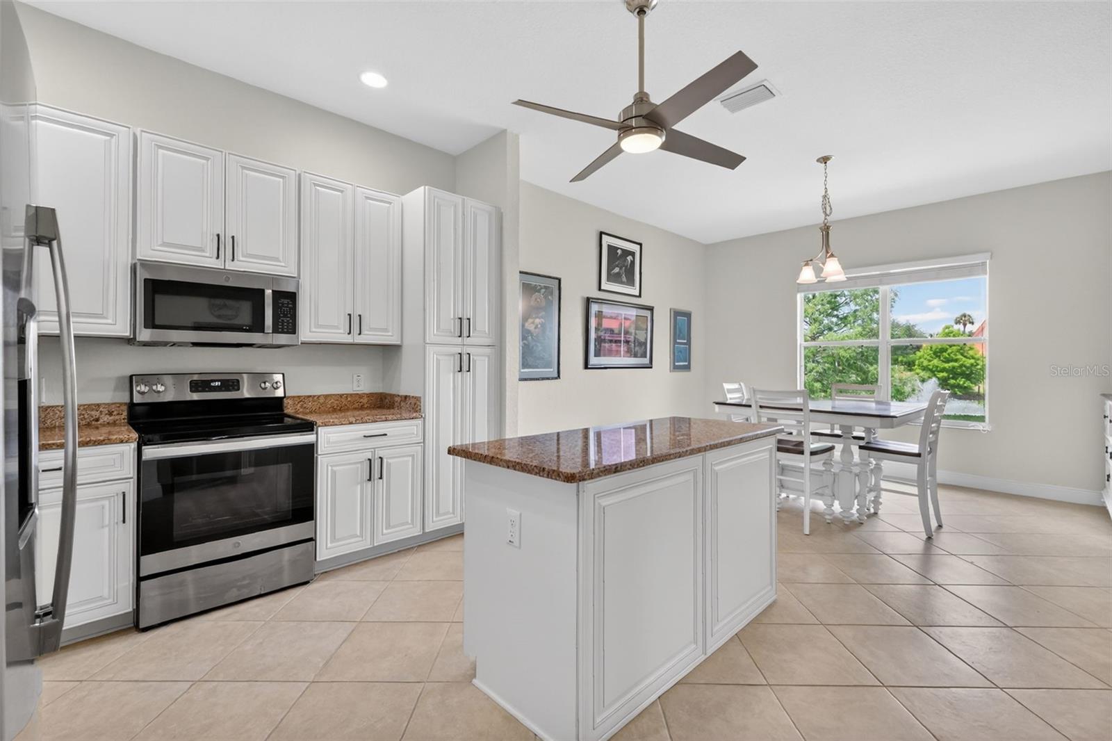 LAKESIDE LANDINGS - Residential