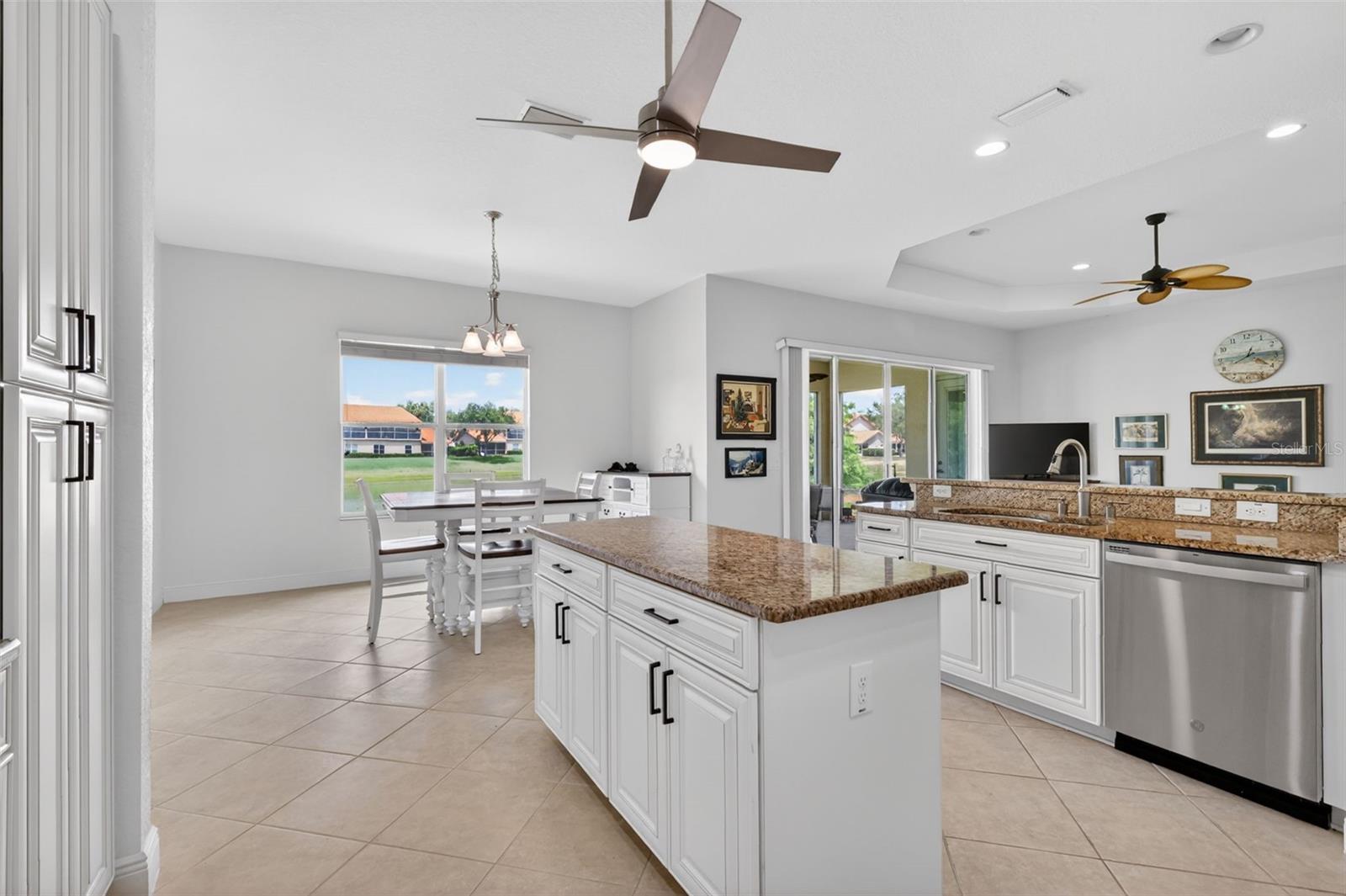 LAKESIDE LANDINGS - Residential