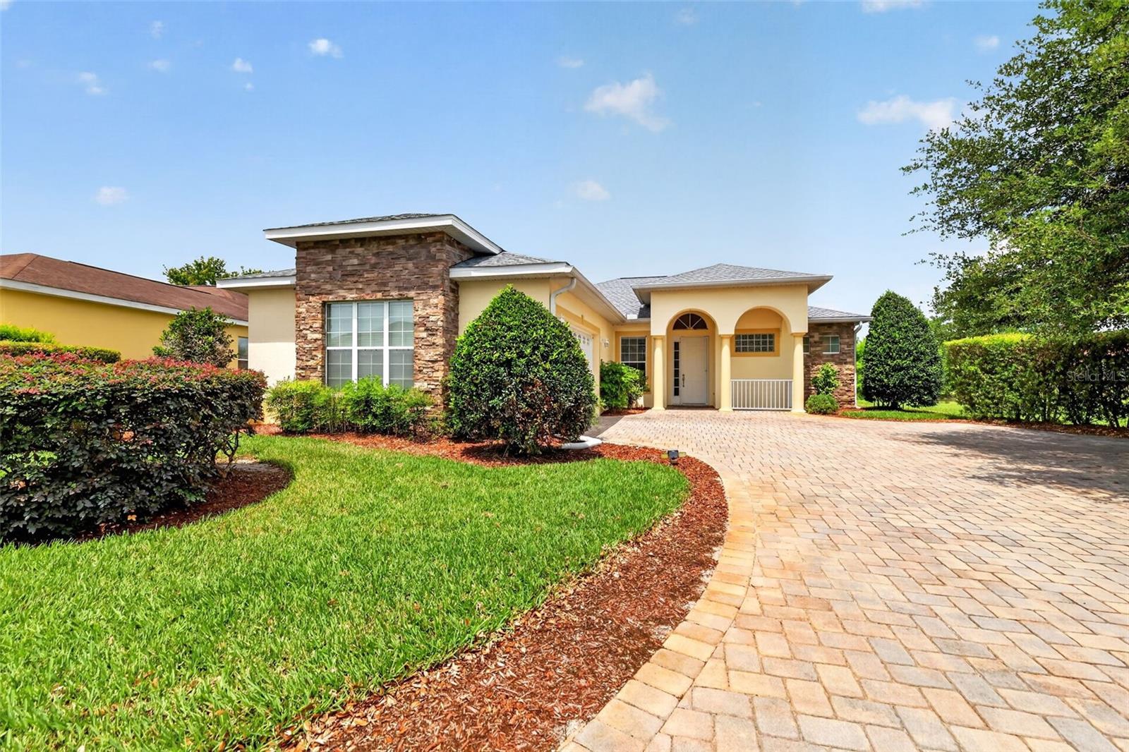 LAKESIDE LANDINGS - Residential