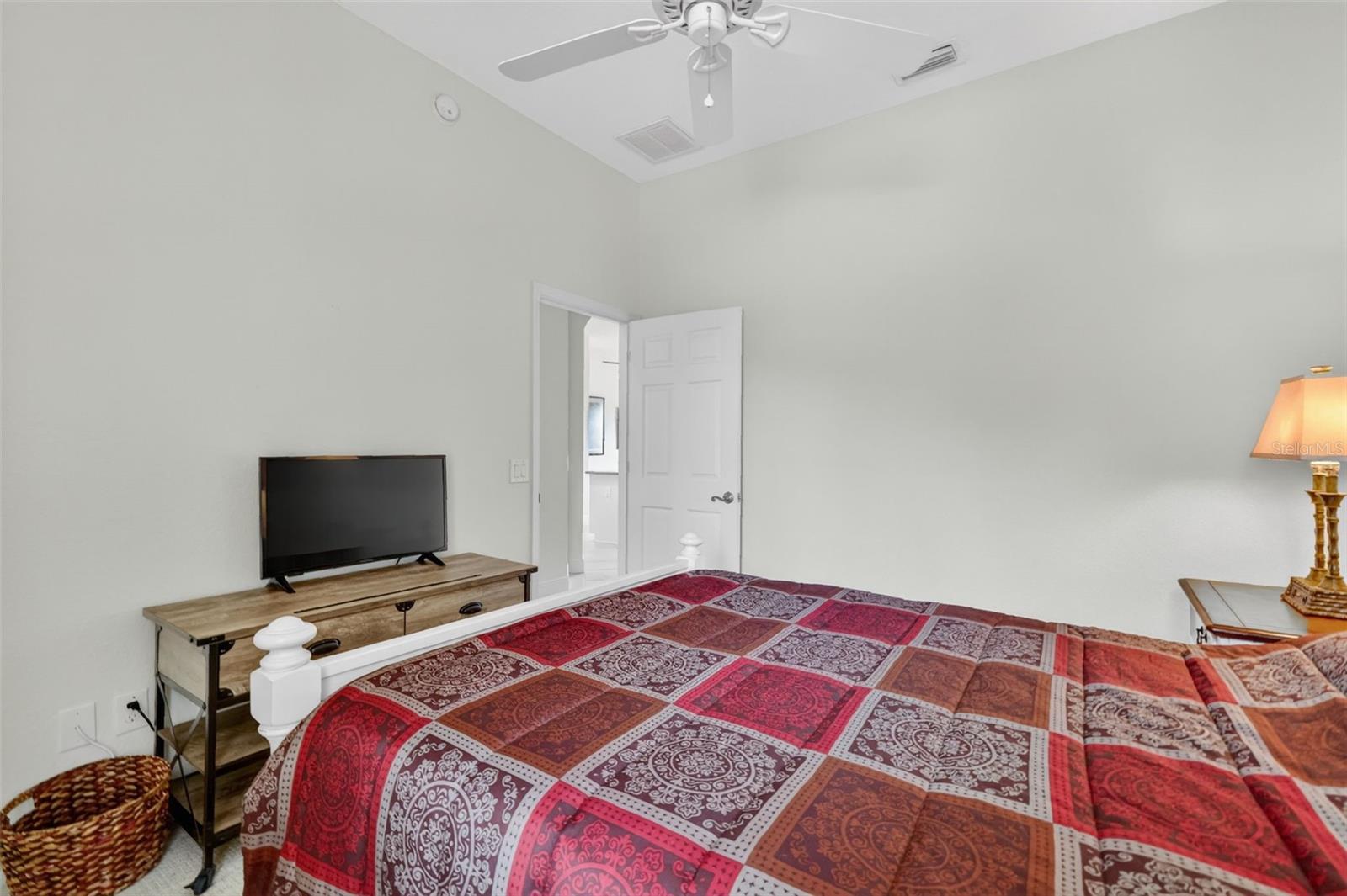 LAKESIDE LANDINGS - Residential