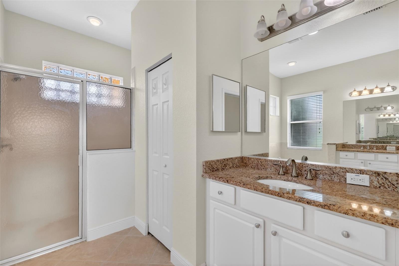 LAKESIDE LANDINGS - Residential