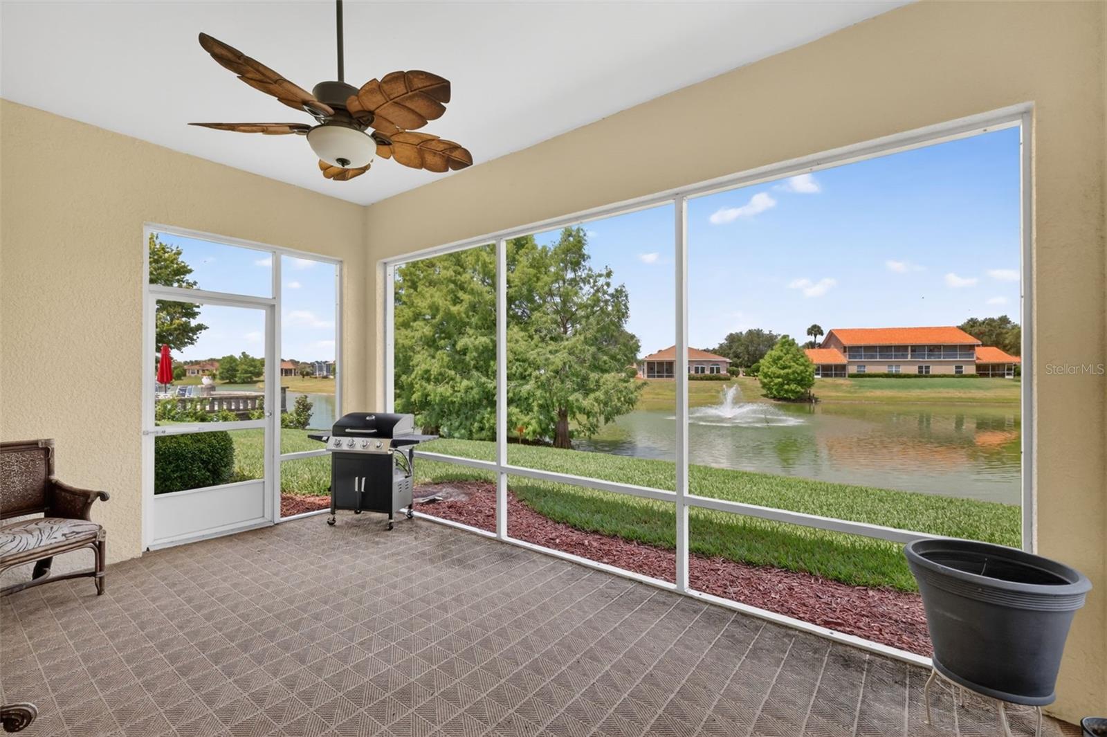 LAKESIDE LANDINGS - Residential