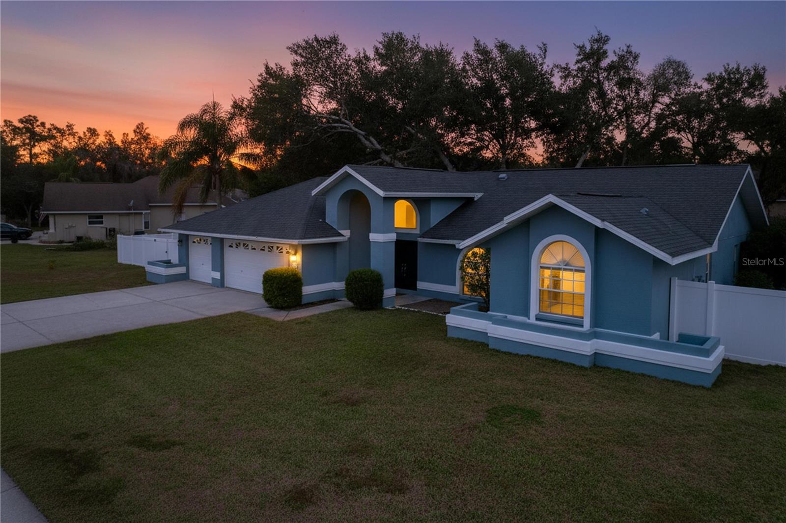 AUTUMN OAKS - Residential