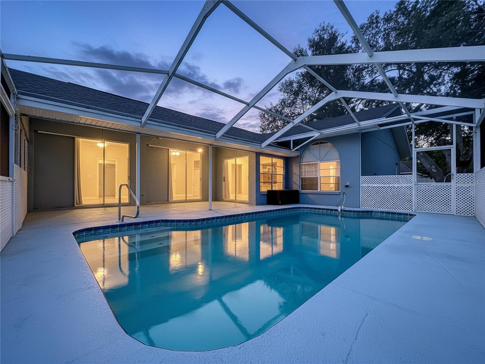 AUTUMN OAKS - Residential