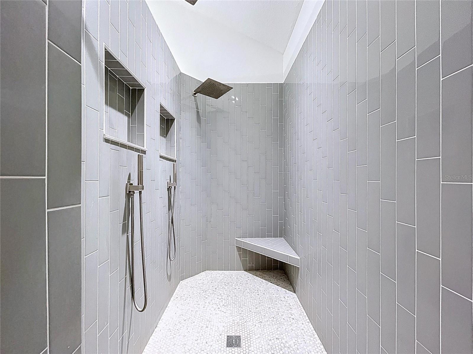 AUTUMN OAKS - Residential