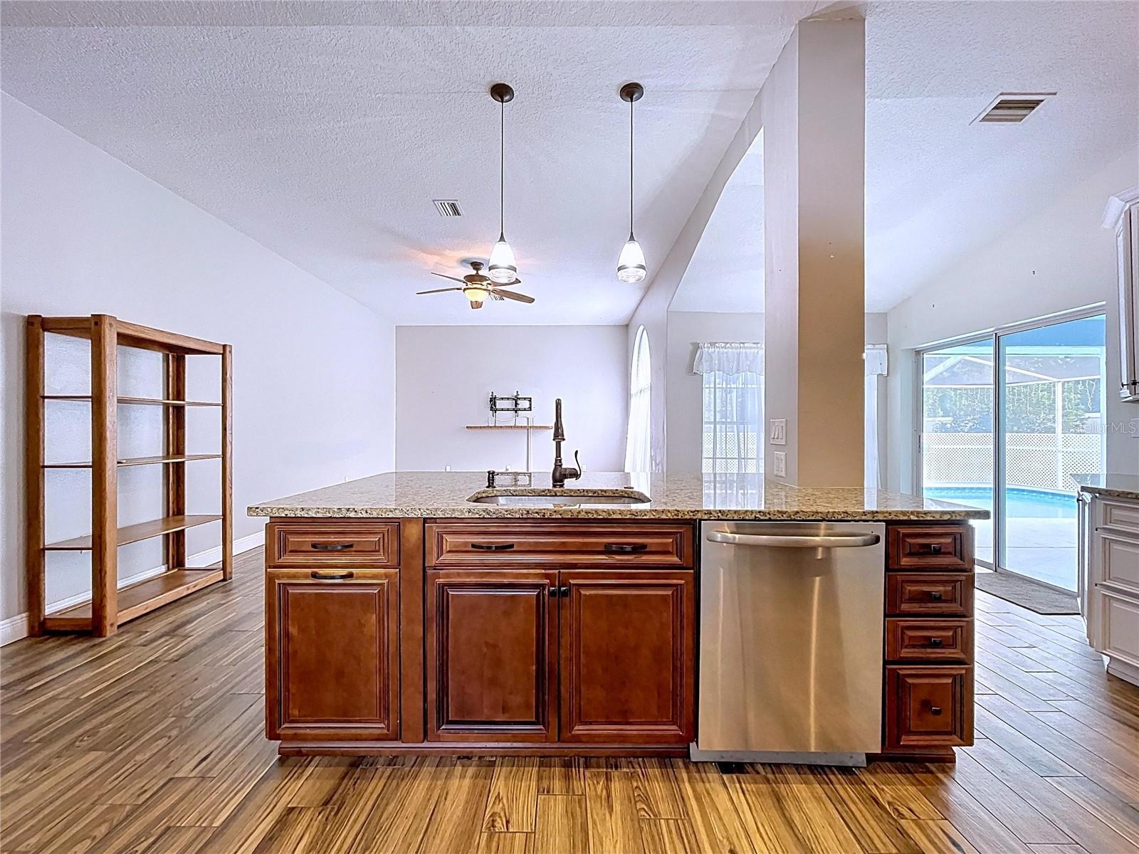 AUTUMN OAKS - Residential