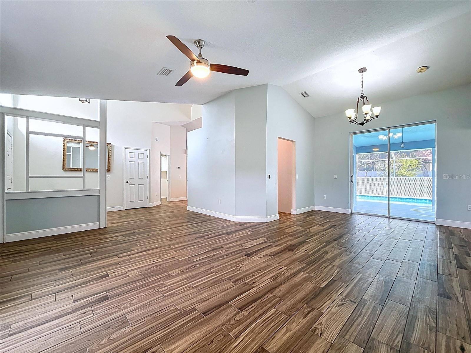 AUTUMN OAKS - Residential