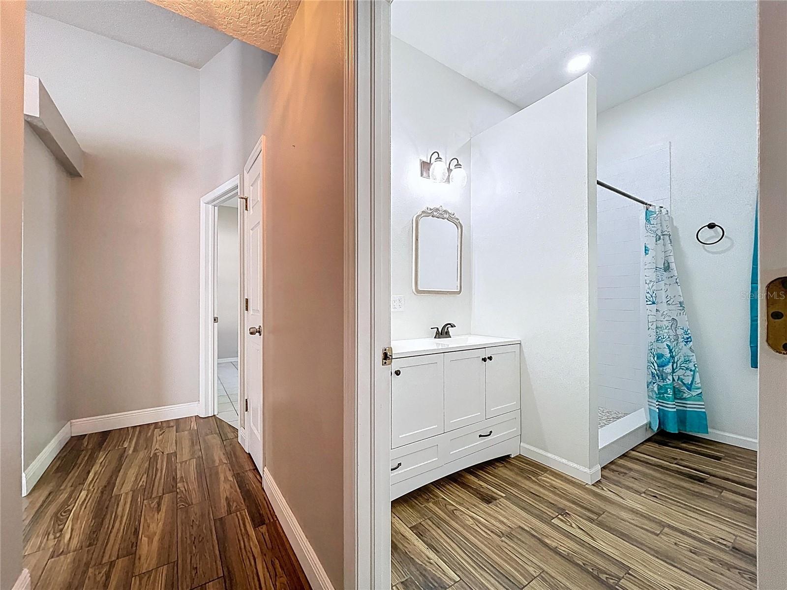 AUTUMN OAKS - Residential