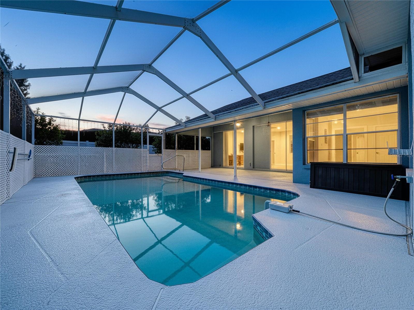 AUTUMN OAKS - Residential